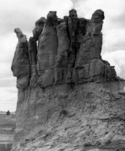 Teapot Rock in Wyoming before "spout" collapsed.